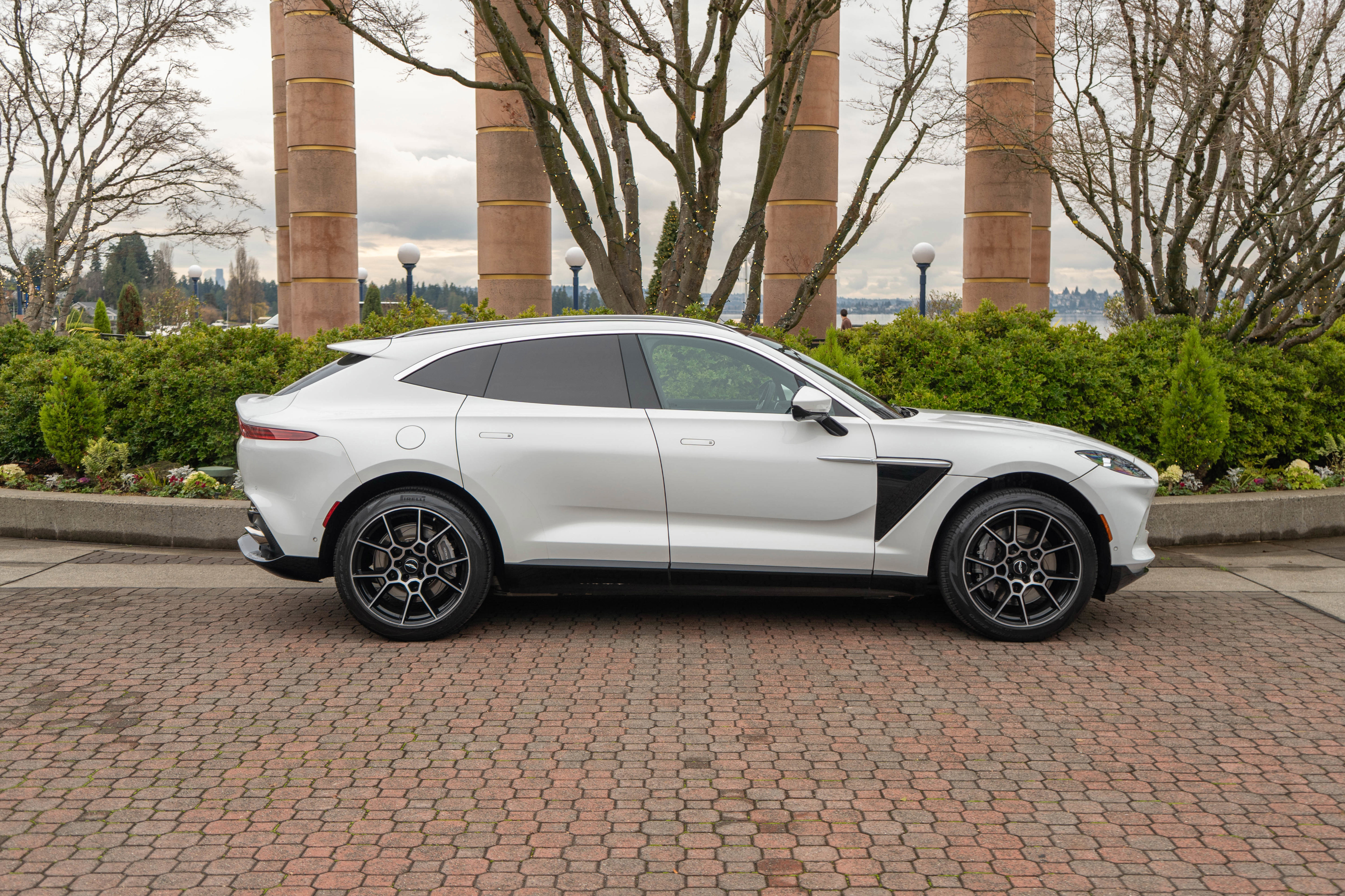 Used 2021 Aston Martin DBX image 51