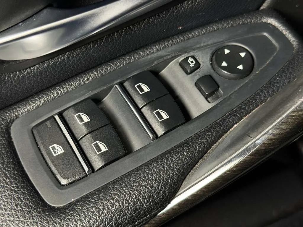 Used 2018 BMW 328d Sedan RWD image 23