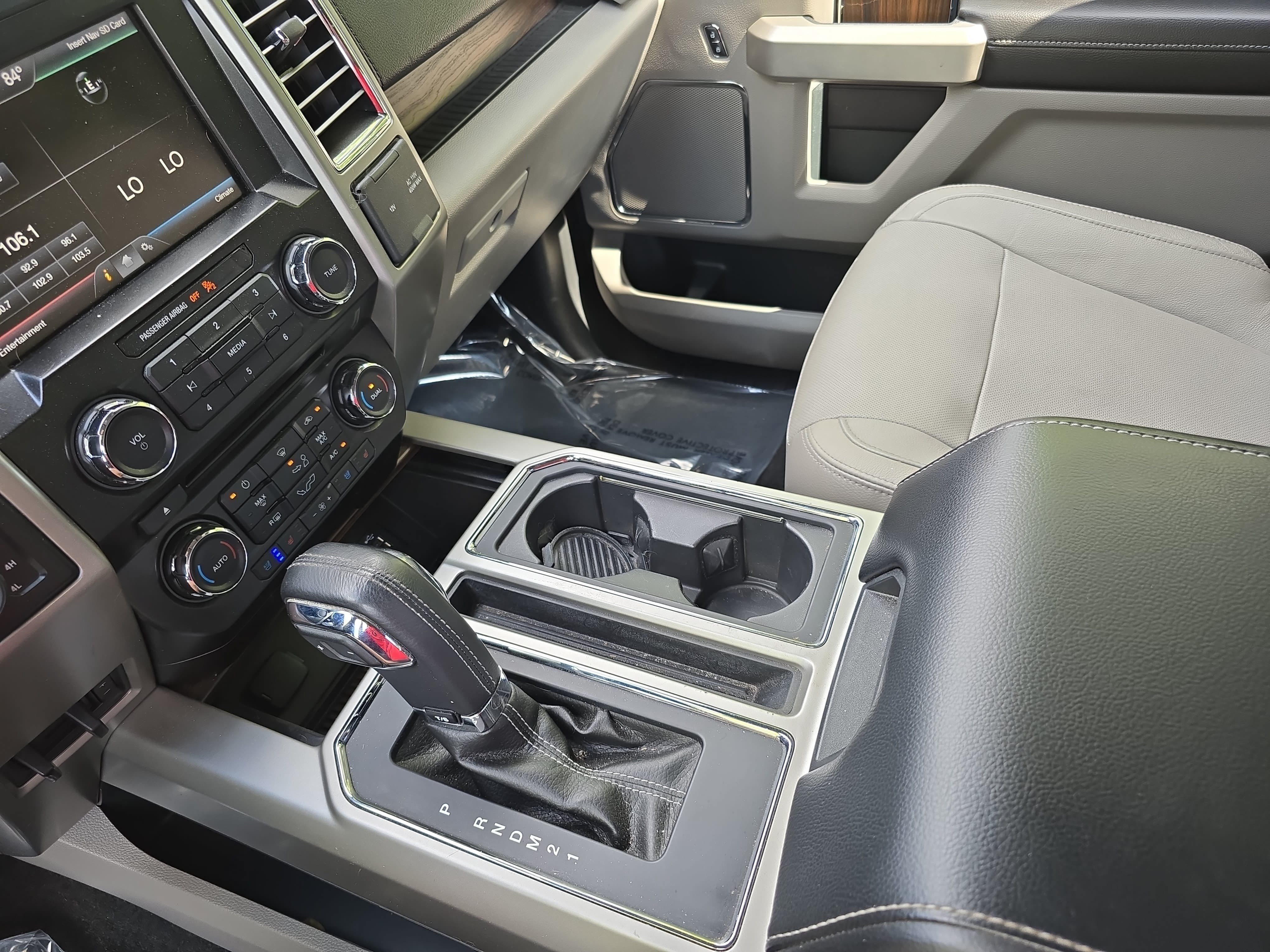 Used 2015 Ford F150 Lariat w/ Equipment Group 501A Mid AWD/4WD image 23