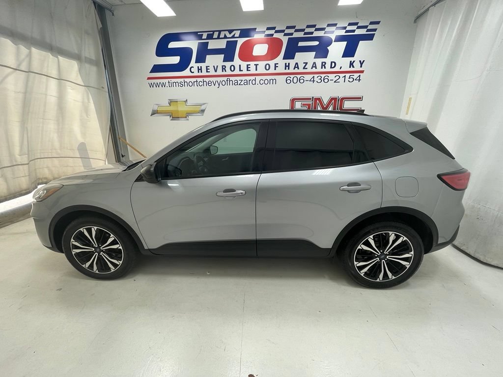 Used 2022 Ford Escape SEL w/ SEL Stealth AWD Package image 10