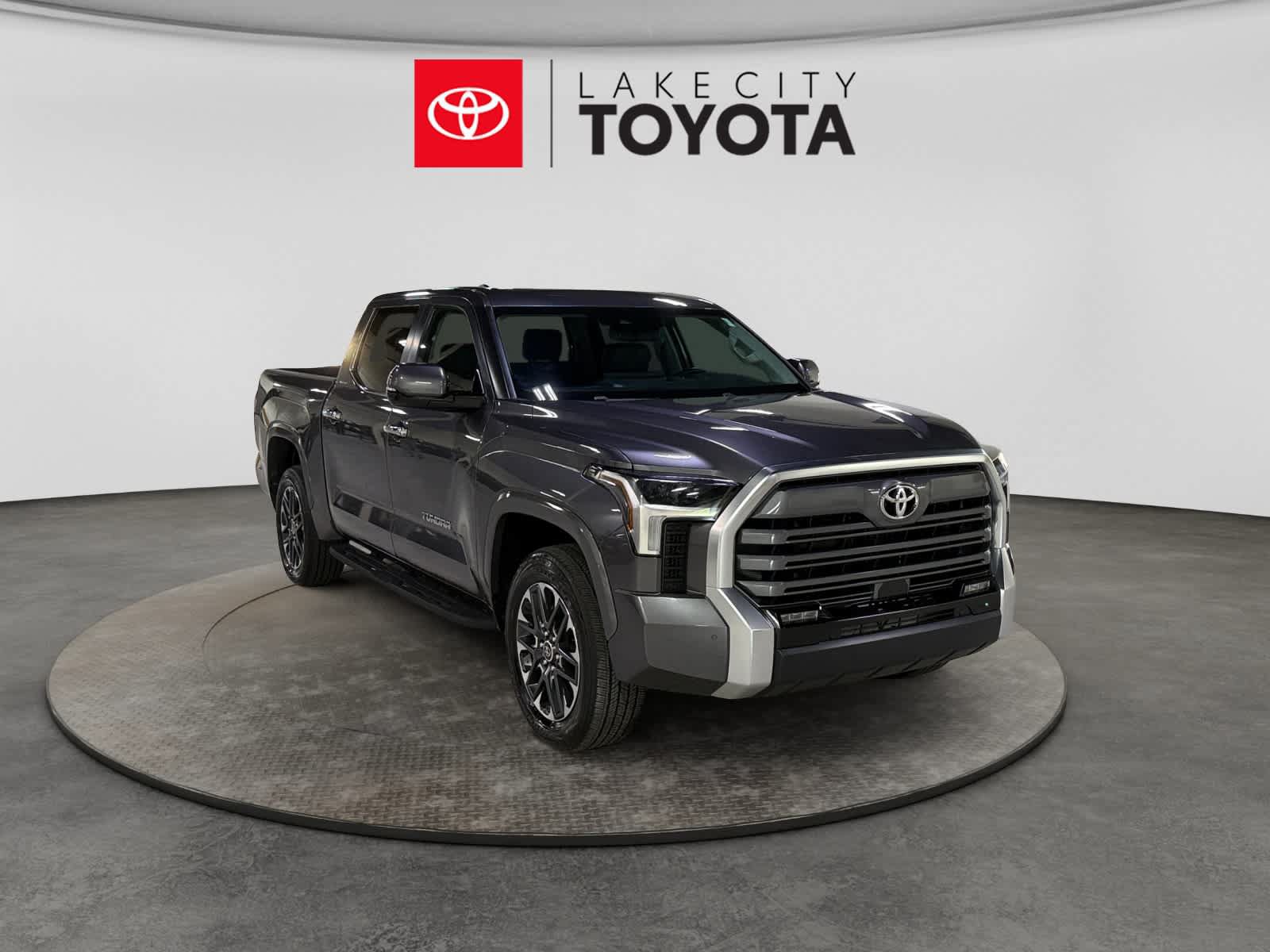 Used 2024 Toyota Tundra Limited w/ Power Package AWD/4WD image 13