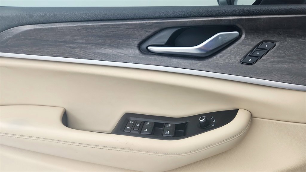 Used 2022 Jeep Grand Cherokee L Limited image 25