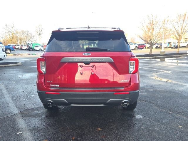Used 2023 Ford Explorer XLT w/ Equipment Group 202A image 8
