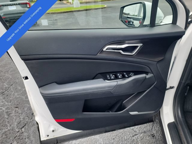 Used 2025 Kia Sportage EX FWD image 9