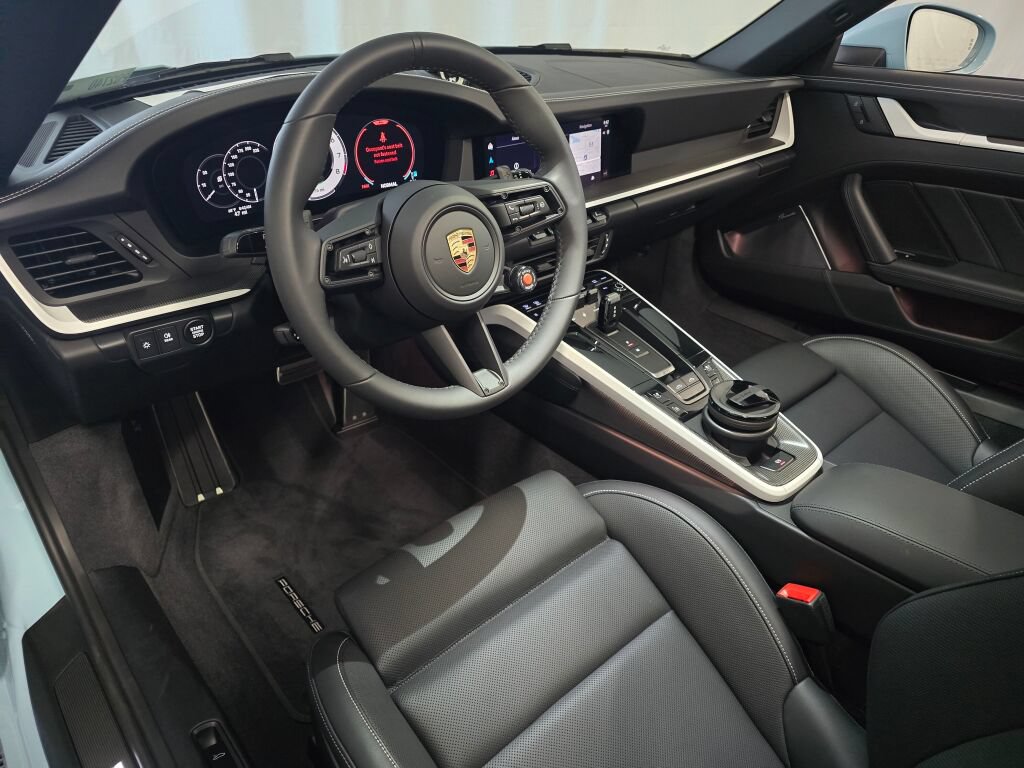 Used 2026 Porsche 911 Targa 4 GTS AWD/4WD image 4