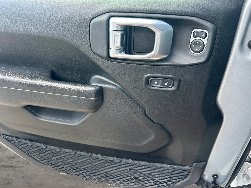 Used 2022 Jeep Wrangler Unlimited Sport AWD/4WD image 29