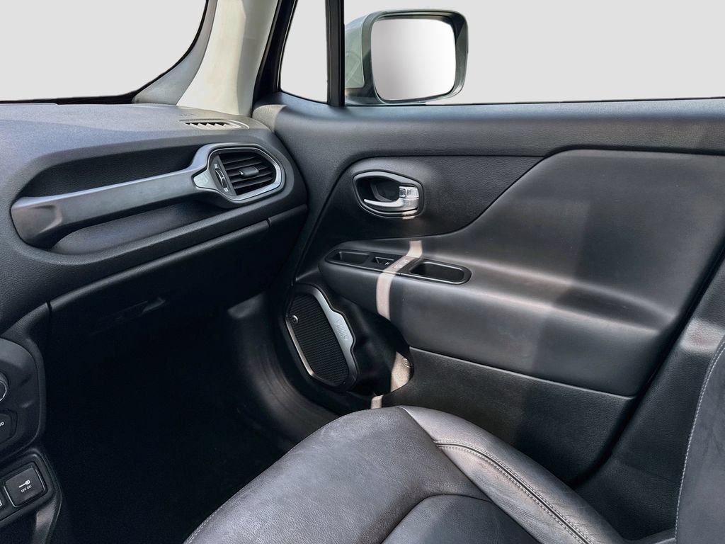 Used 2018 Jeep Renegade Limited w/ UConnect 8.4 Nav Group AWD/4WD image 26