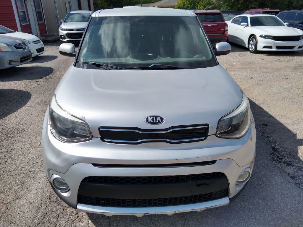 Used 2017 Kia Soul + image 3
