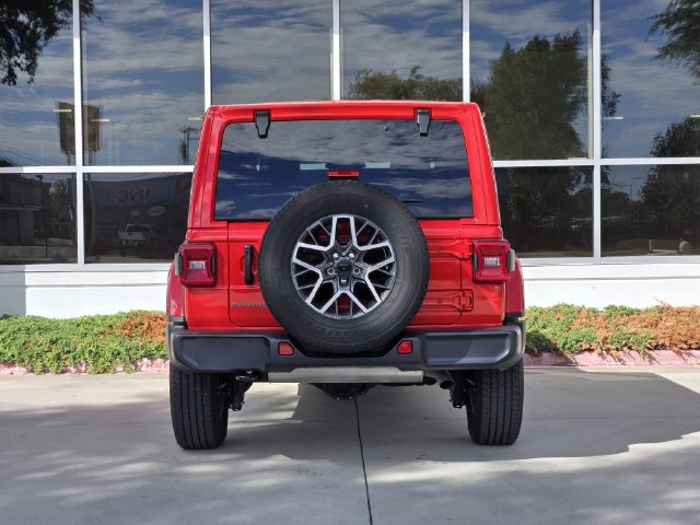 Used 2026 Jeep Wrangler Unlimited Sahara AWD/4WD image 6