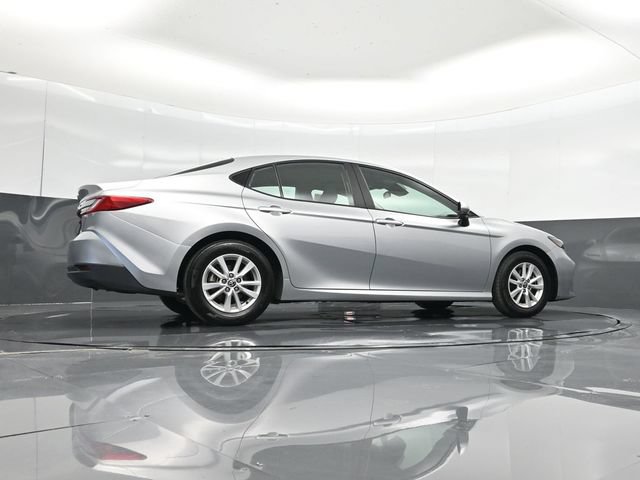 Used 2025 Toyota Camry LE FWD image 50