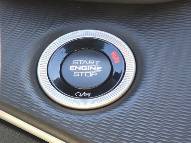 Used 2025 Jeep Grand Cherokee L Altitude image 16