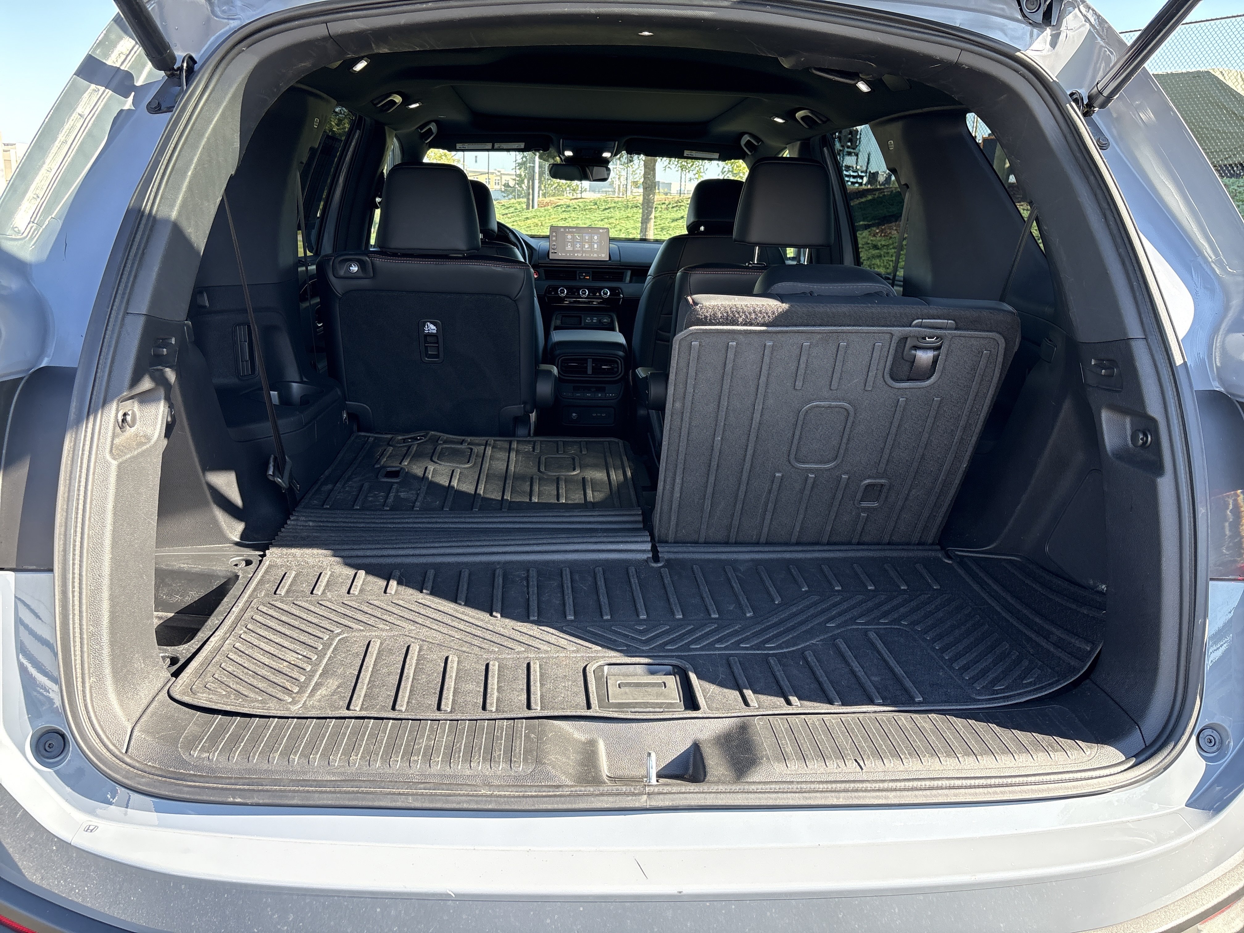 Used 2025 Honda Pilot TrailSport image 36