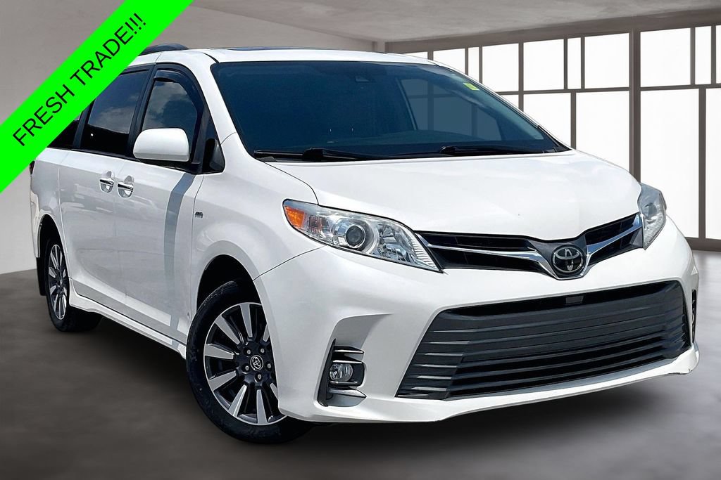 Used 2020 Toyota Sienna XLE Premium AWD/4WD image 3