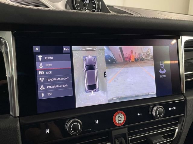 Certified 2025 Porsche Macan Turbo image 33