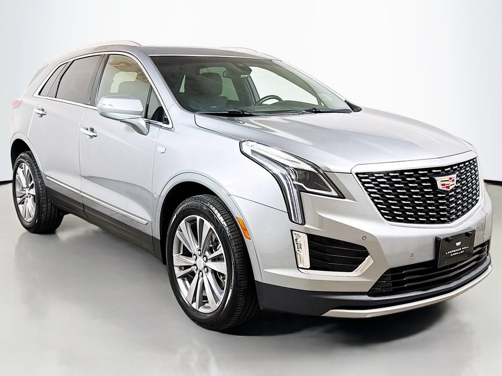 Used 2025 Cadillac XT5 Premium Luxury FWD image 3