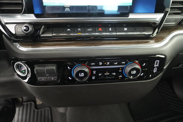 Used 2025 Chevrolet Silverado 1500 LT AWD/4WD image 29