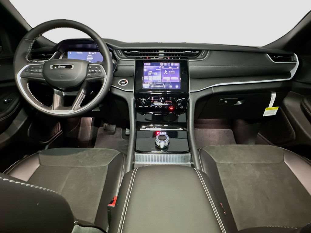 New 2025 Jeep Grand Cherokee Altitude AWD/4WD image 6