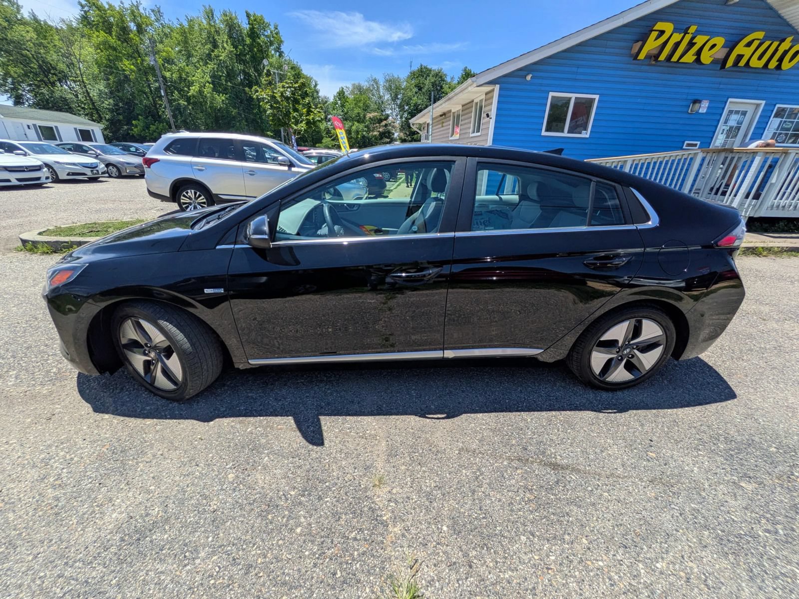 Used 2020 Hyundai Ioniq SEL FWD image 2