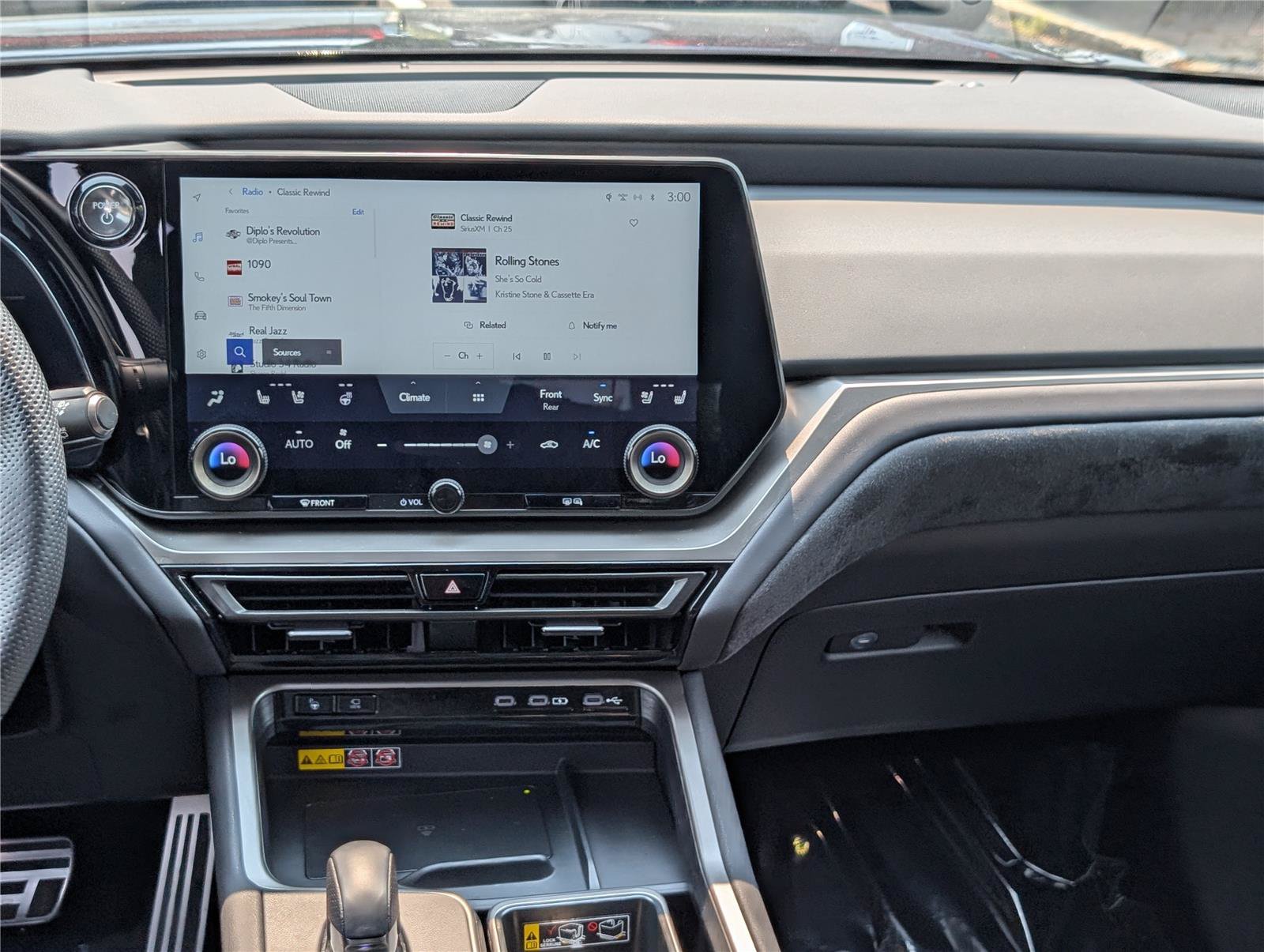 Certified 2025 Lexus TX 500h AWD w/ Technology Package image 21