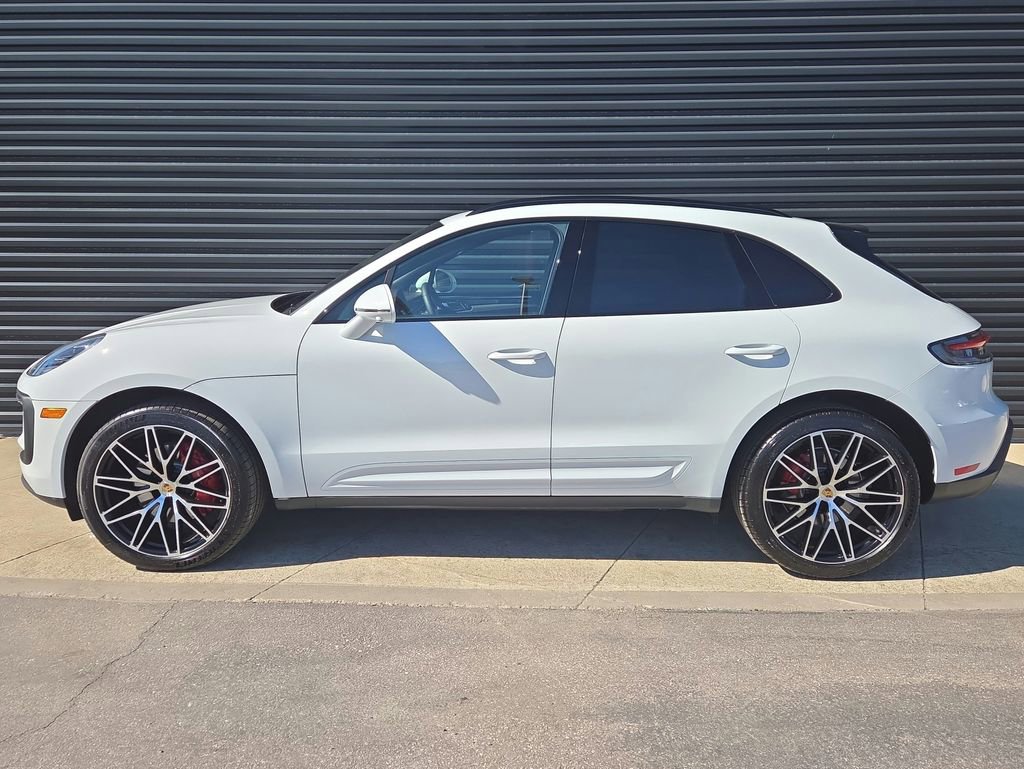 Certified 2025 Porsche Macan S image 2