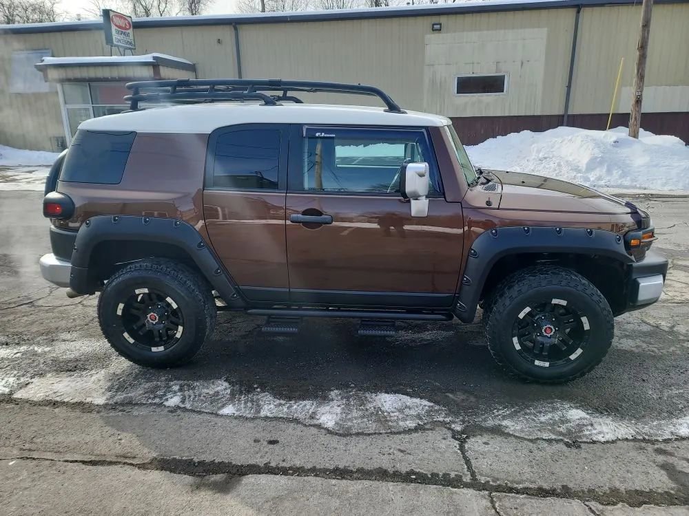Used 2014 Toyota FJ Cruiser 4WD w/ Convenience Package image 4