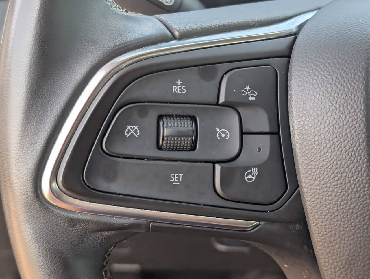 Used 2024 Buick Encore GX Avenir w/ Avenir Technology Package FWD image 21