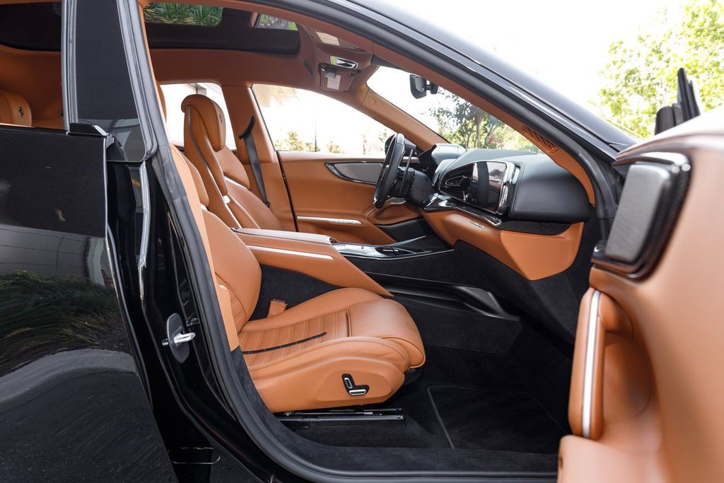 Used 2024 Ferrari Purosangue AWD/4WD image 13