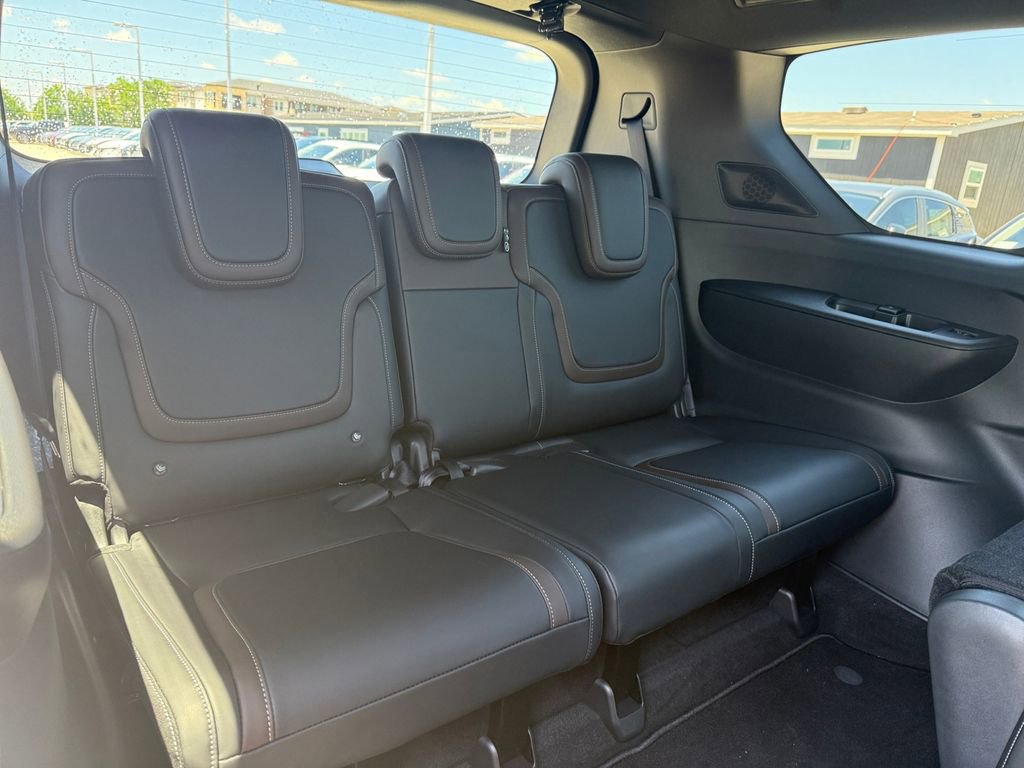 New 2026 Nissan Armada SL w/ Captain's Chari Seat Package AWD/4WD image 21