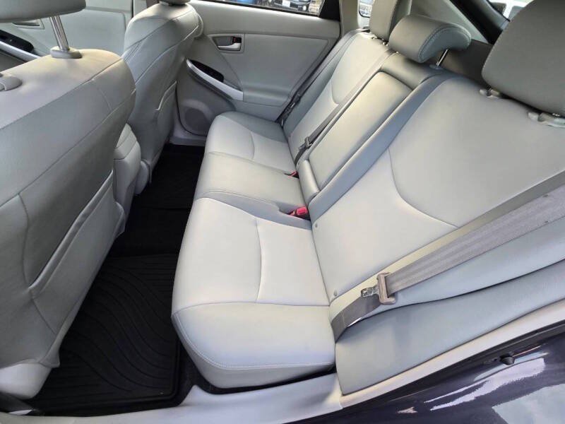 Used 2014 Toyota Prius Four FWD image 13