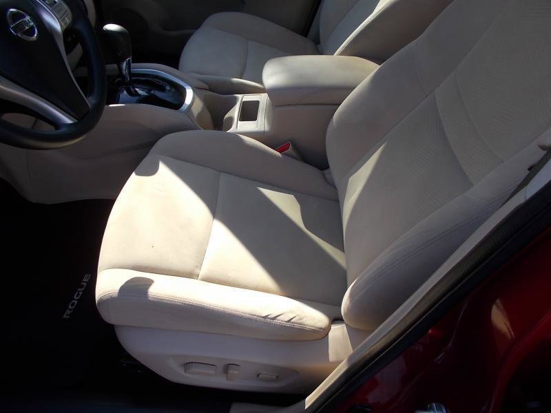 Used 2016 Nissan Rogue SV AWD/4WD image 25