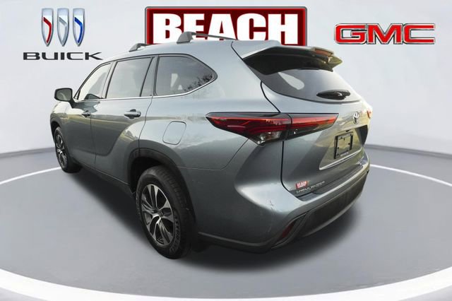 Used 2022 Toyota Highlander XLE image 5