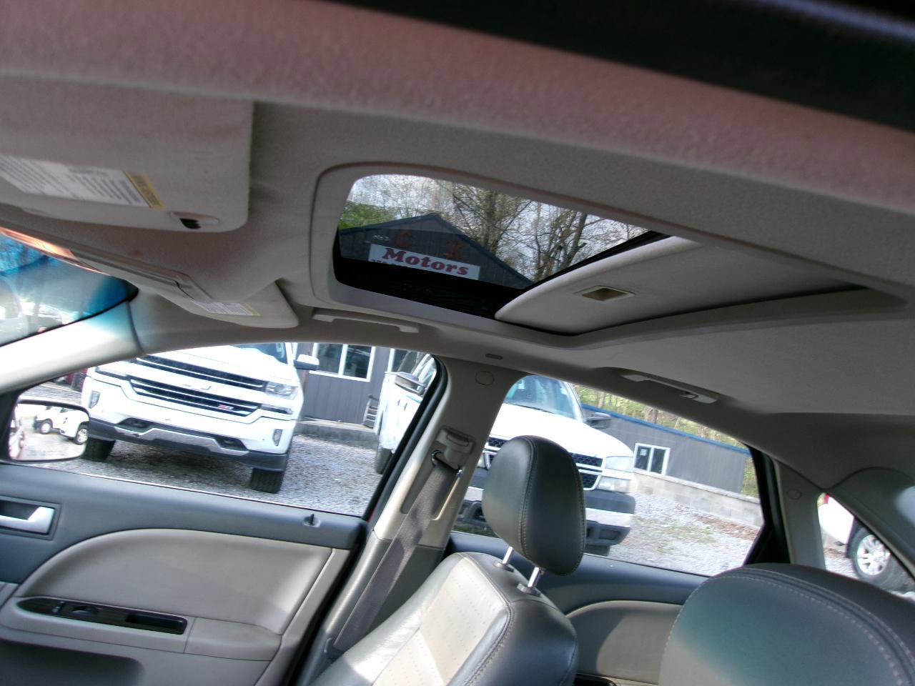 Used 2009 Mercury Sable Premier image 2