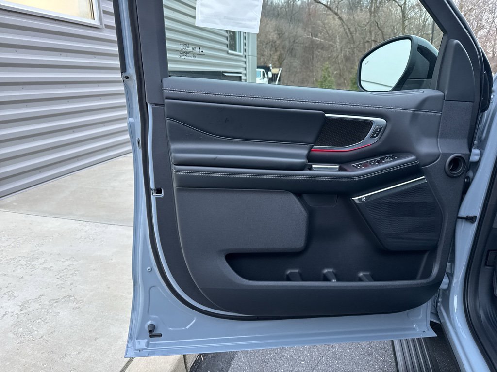 New 2025 Ford Expedition Max Platinum w/ Stealth Performance Package image 28