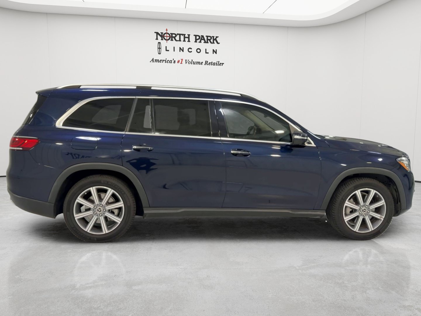 Used 2022 Mercedes-Benz GLS 450 4MATIC image 8