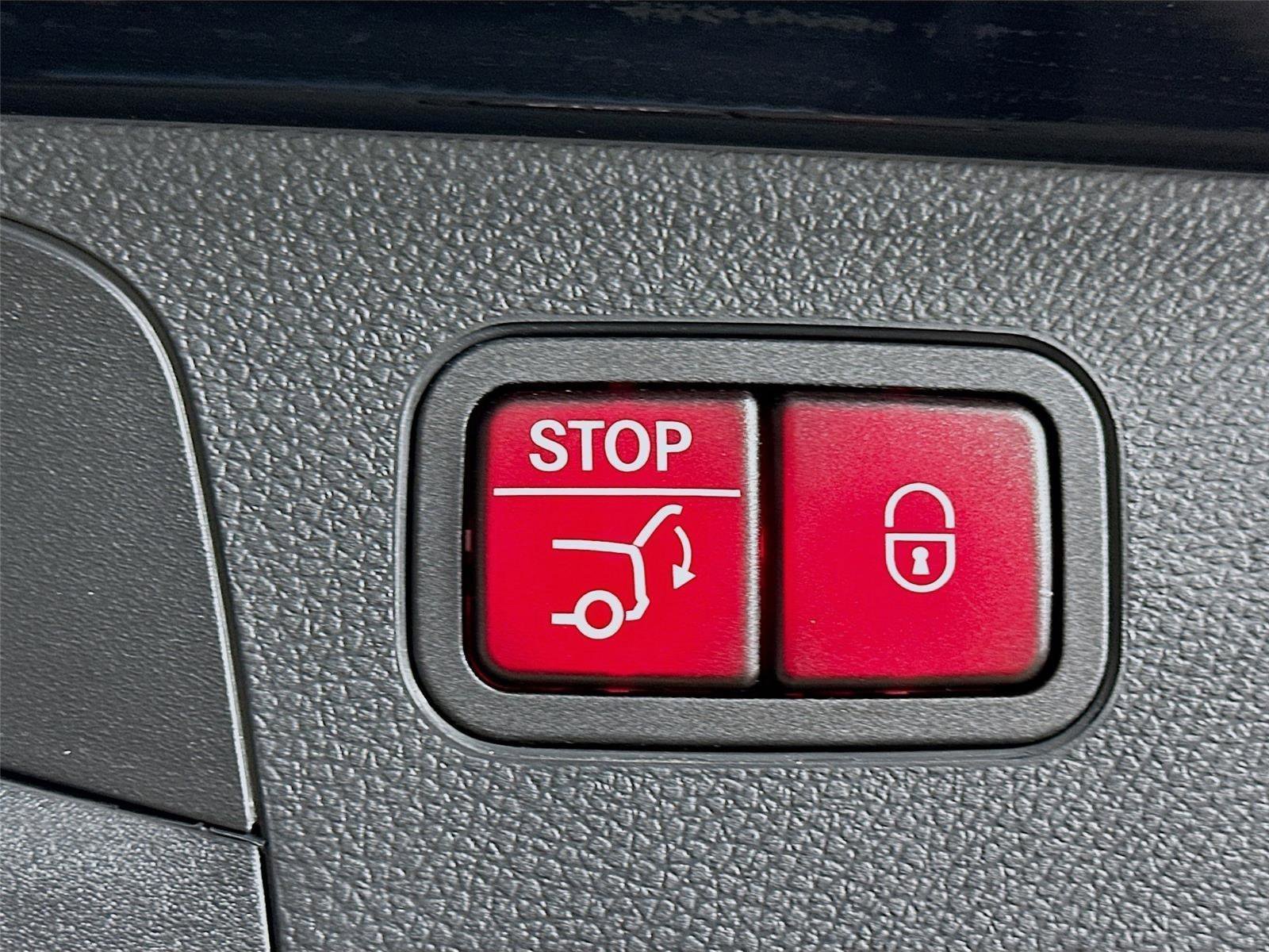 Certified 2022 Mercedes-Benz GLC 300 4MATIC image 33