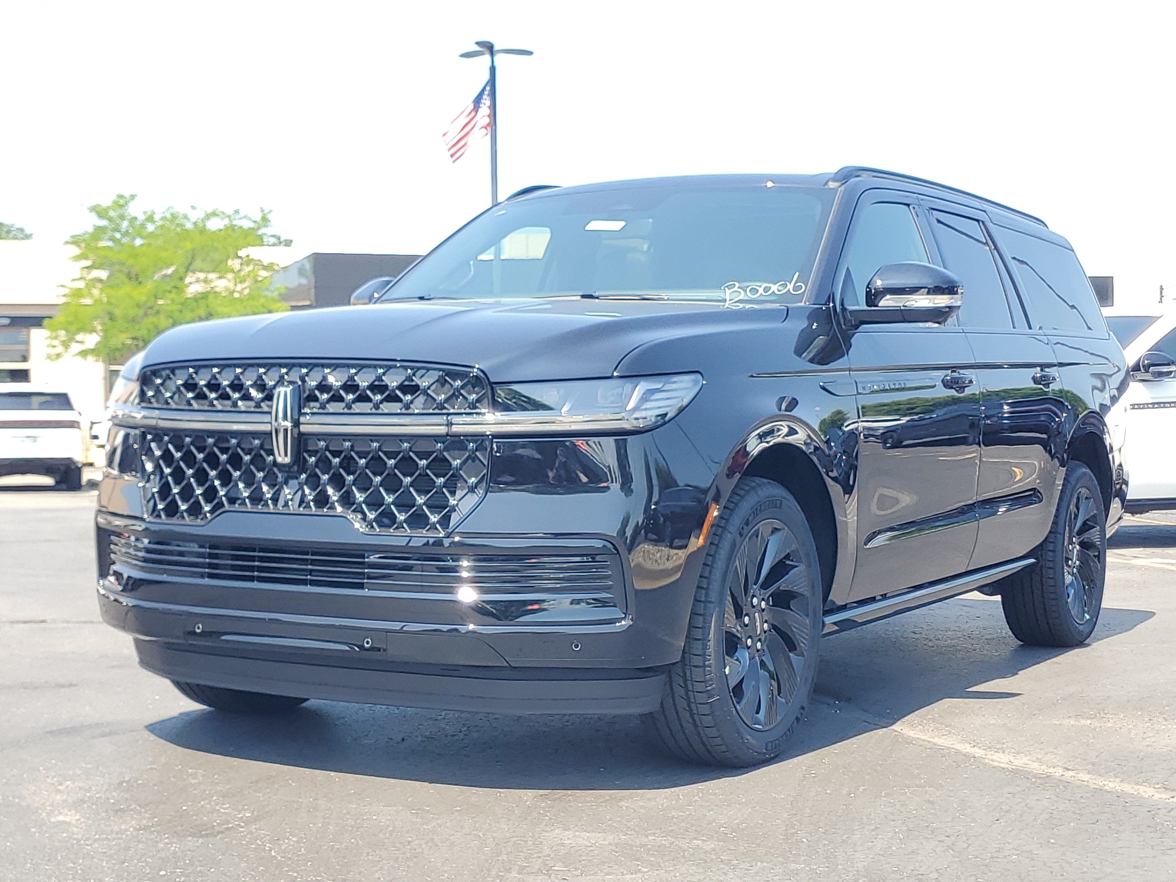 New 2027 Lincoln Navigator L Reserve w/ Jet Appearance Package AWD/4WD image 2