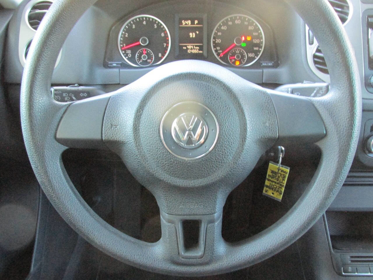 Used 2011 Volkswagen Tiguan S image 12