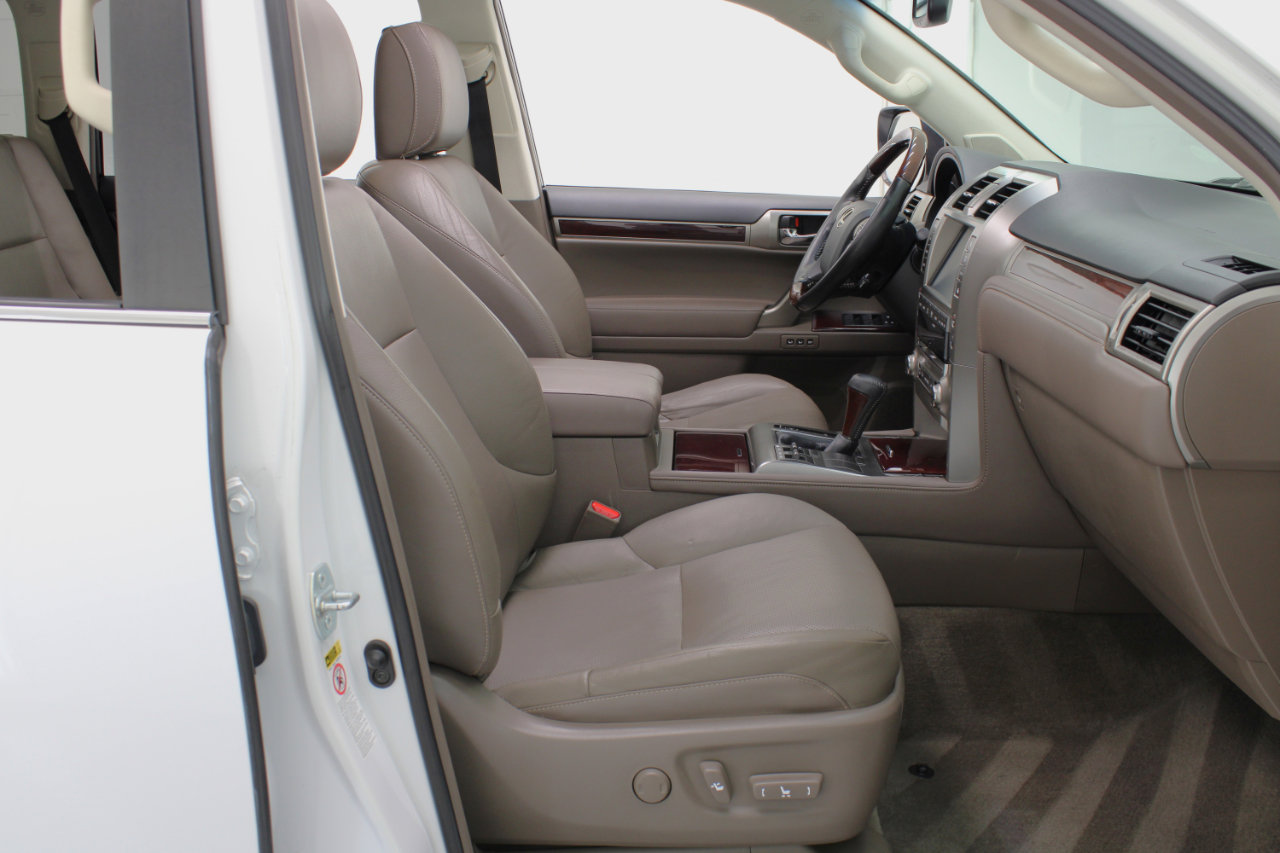 Used 2017 Lexus GX 460 Premium image 45