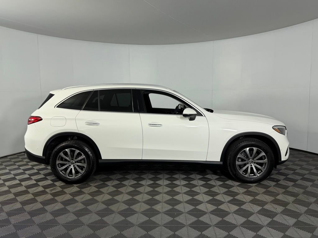 Used 2024 Mercedes-Benz GLC 300 image 2