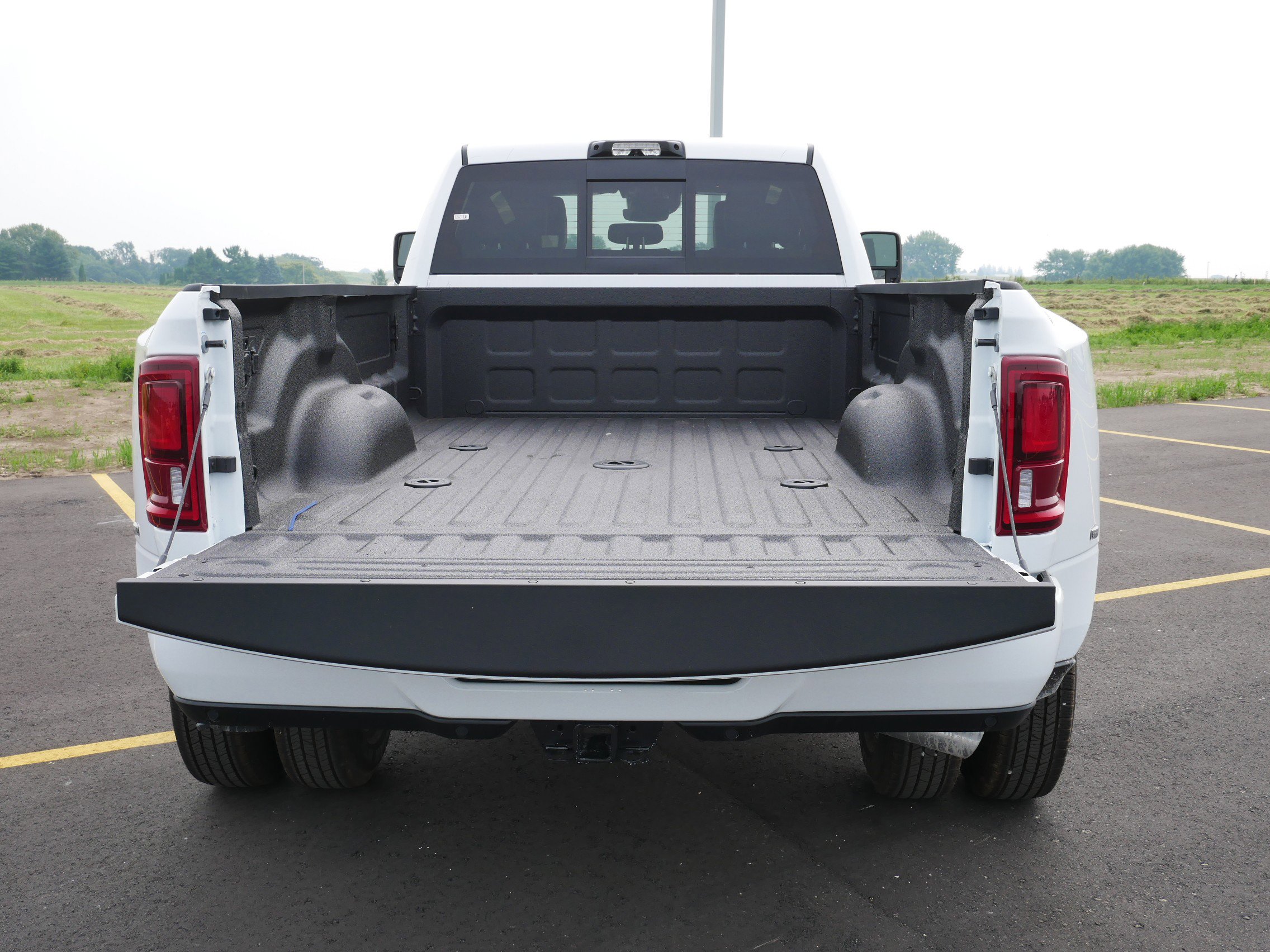 New 2026 RAM 1500 Laramie w/ Night Edition image 17