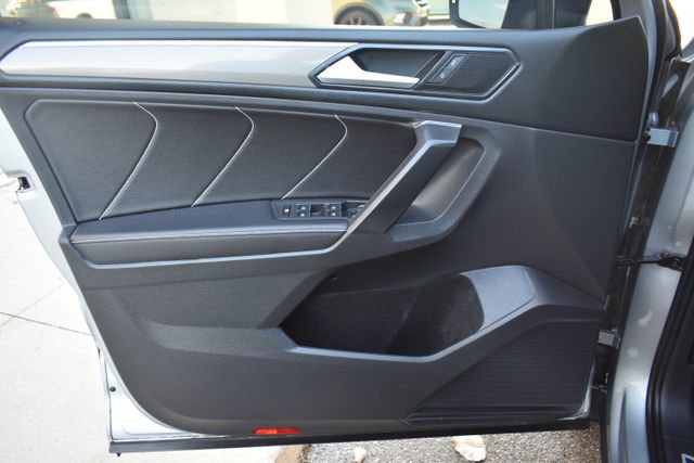 Used 2023 Volkswagen Tiguan SE R-Line image 14