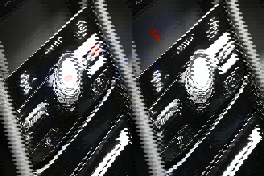 Used 2023 Jeep Grand Cherokee Overland w/ Luxury Tech Group IV image 27