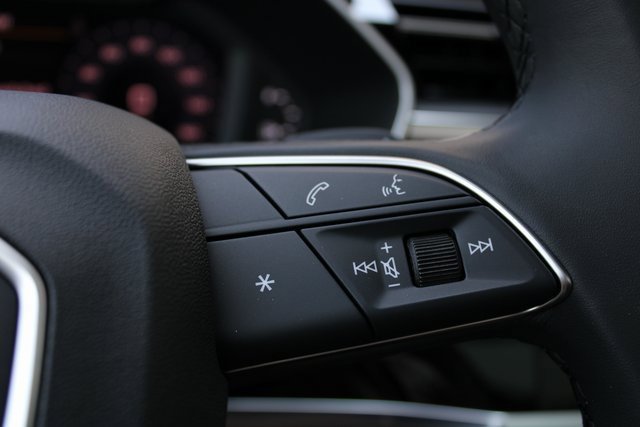 New 2025 Audi Q3 2.0T Premium image 13