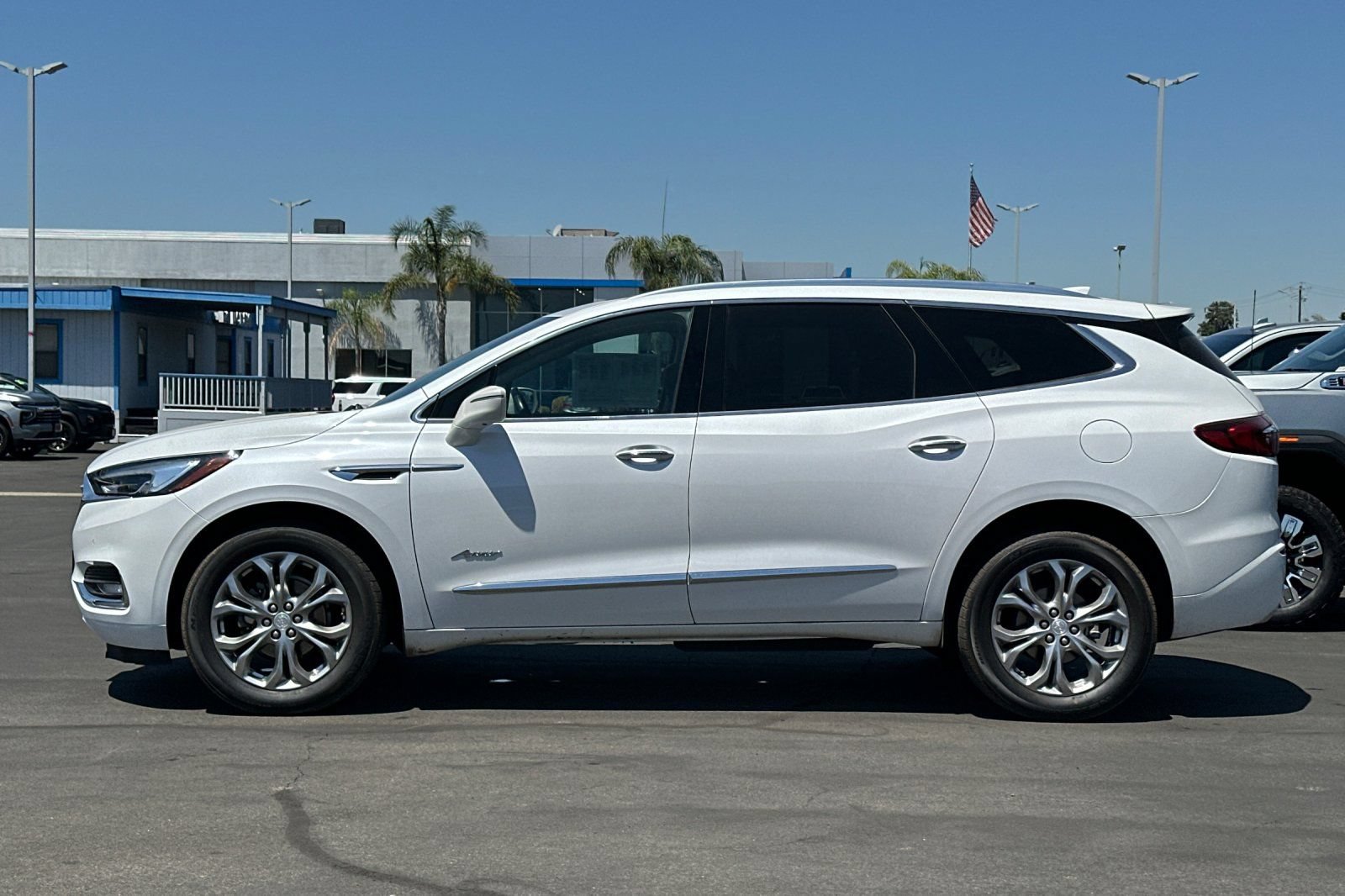 Used 2020 Buick Enclave Avenir w/ Avenir Technology Package AWD/4WD image 8