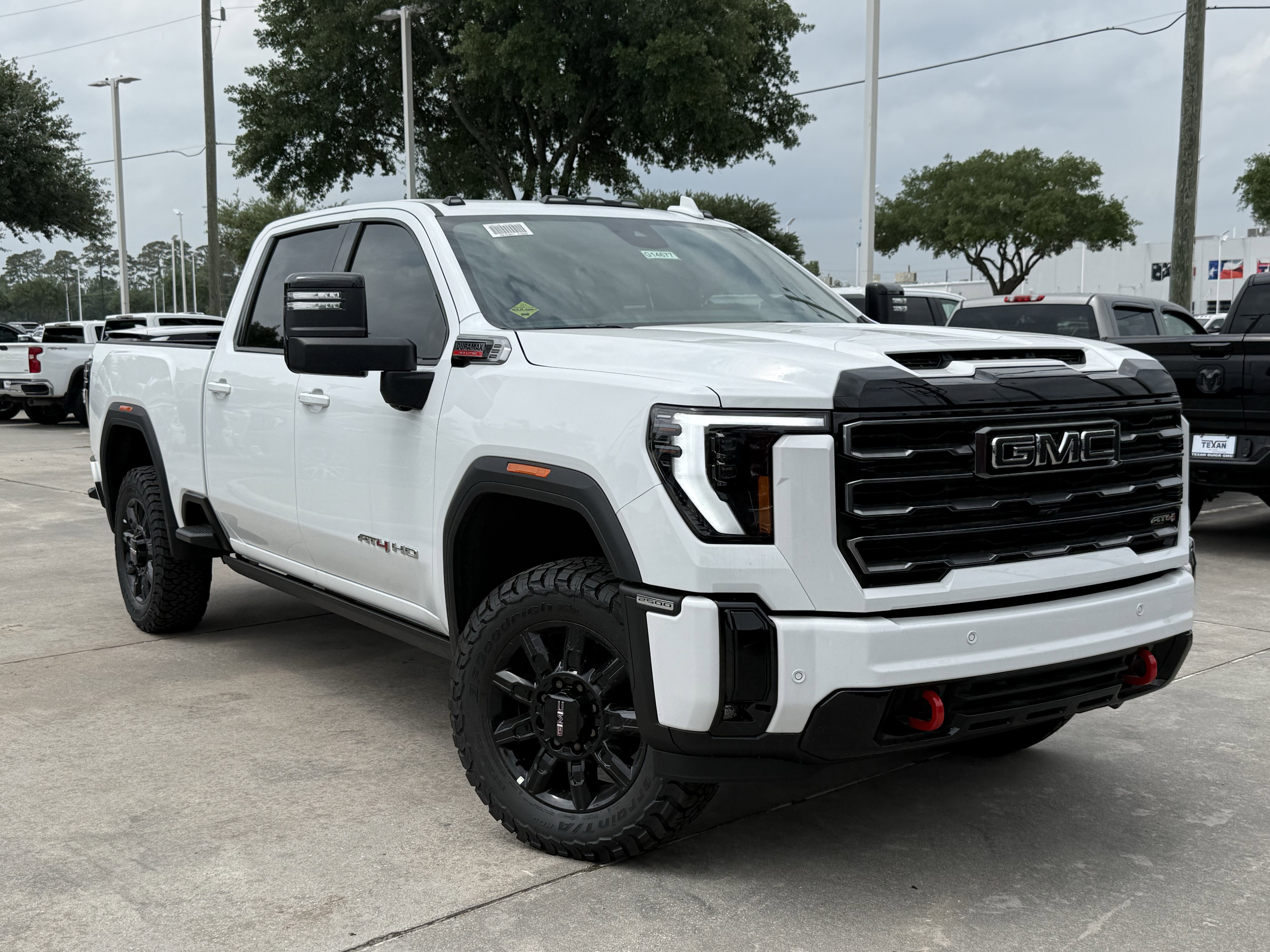 Used 2026 GMC Sierra 2500 AT4 w/ AT4 Premium Plus Package AWD/4WD image 2