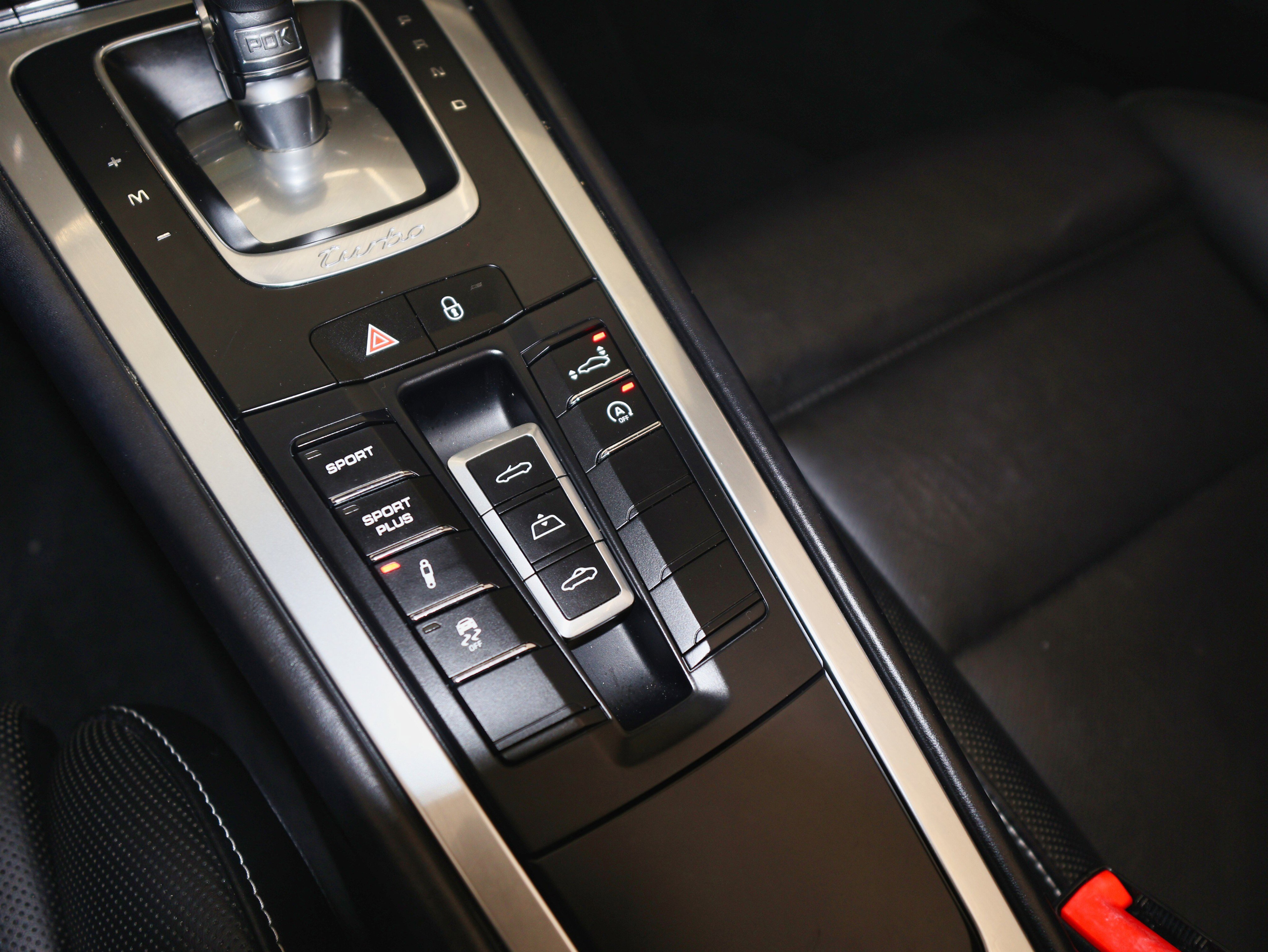 Used 2016 Porsche 911 Turbo image 41