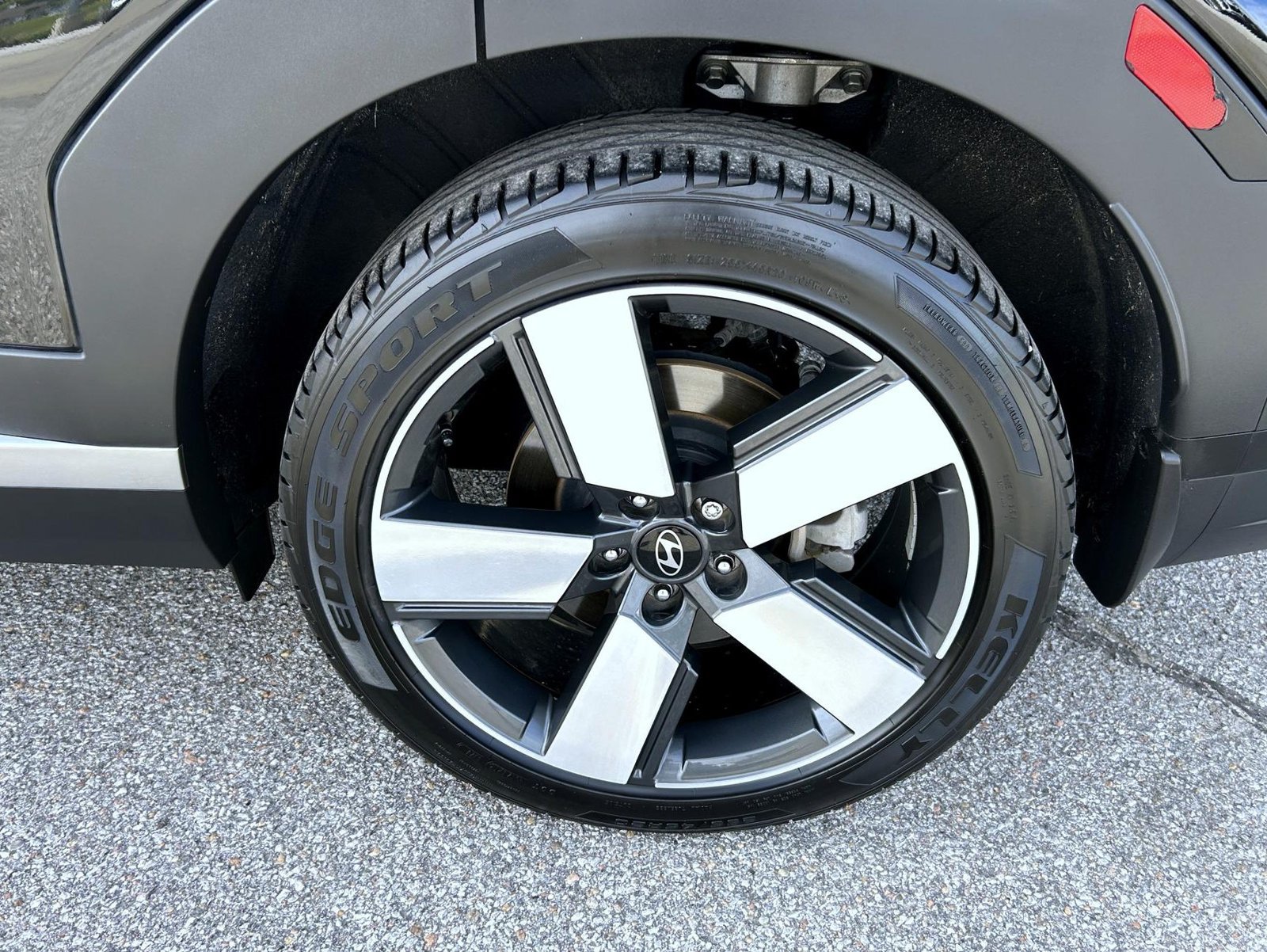 Used 2024 Hyundai Santa Fe Limited FWD image 24
