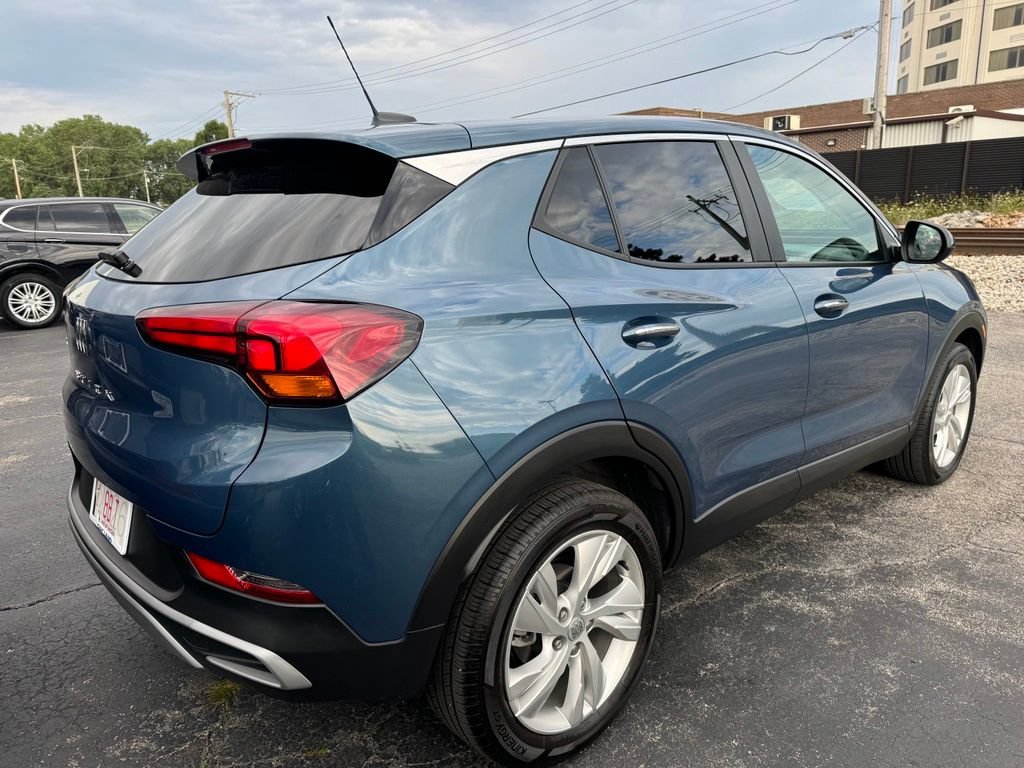 Used 2024 Buick Encore GX Preferred w/ Comfort Package FWD image 3