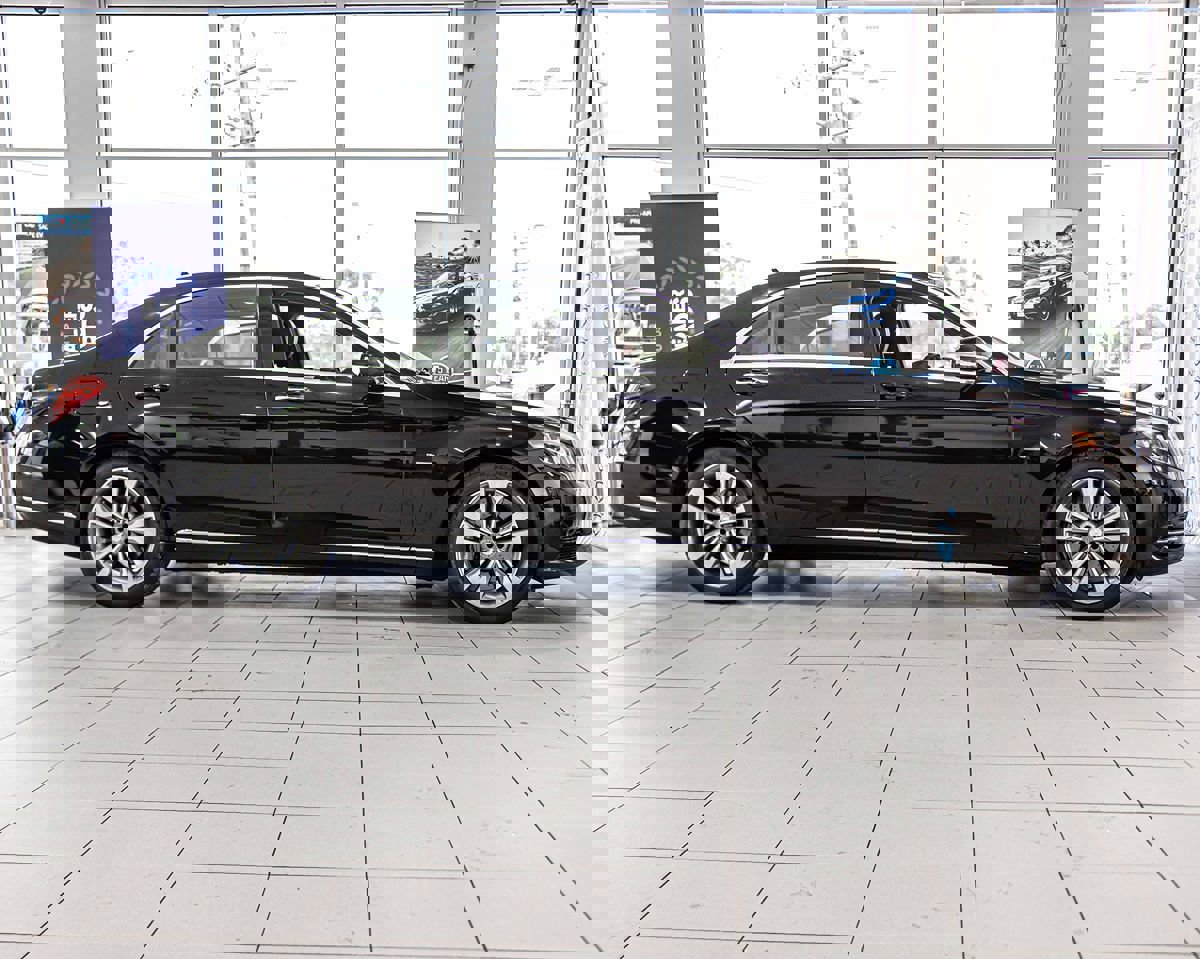 Used 2017 Mercedes-Benz S 550e Sedan w/ Premium Package image 10