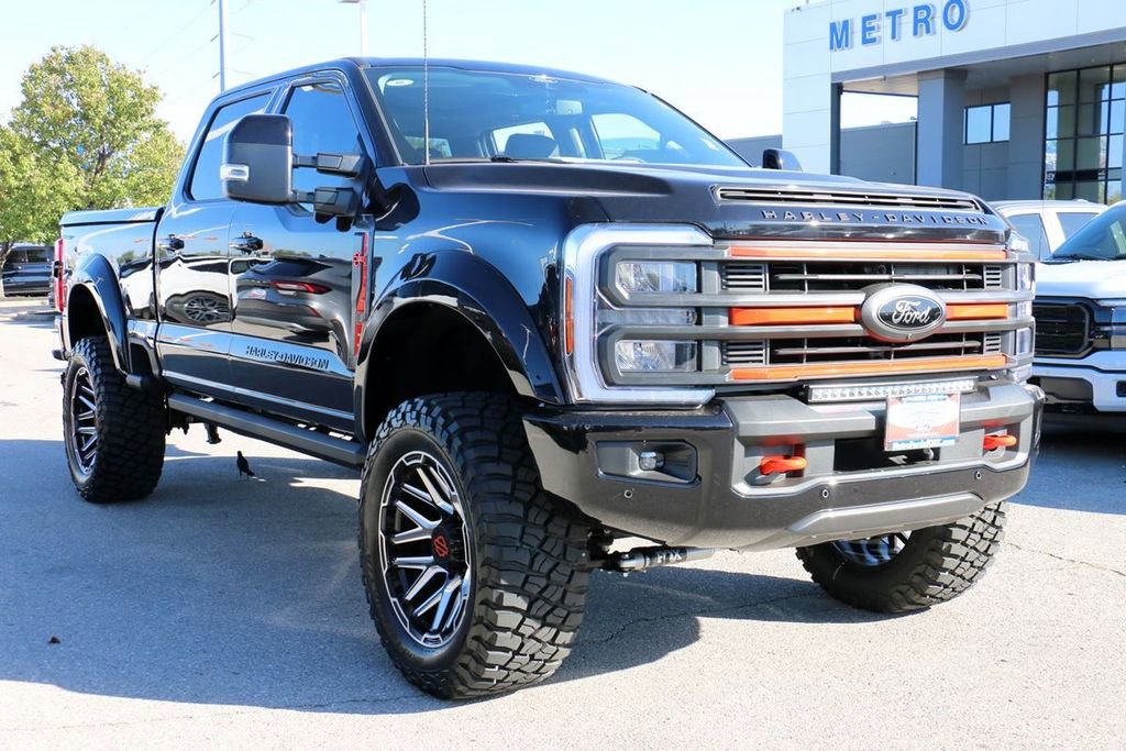 New 2026 Ford F250 Lariat w/ Black Appearance Package image 4